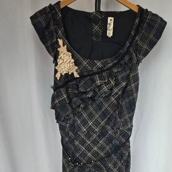 Cap Sleeve Floreat Plaid Dress - Picture 2 of 10